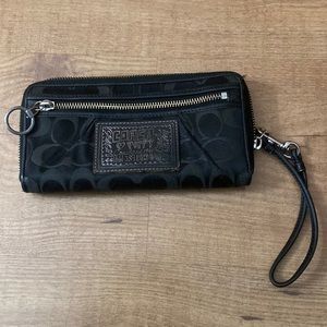 Coach Poppy Black Wristlet/Wallet